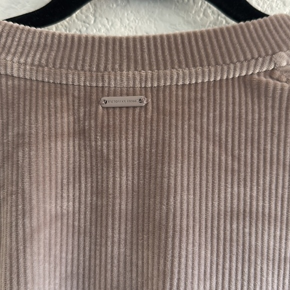 NWT Victoria Secret set of long sleeve shirt and jogger pants - Picture 3 of 5